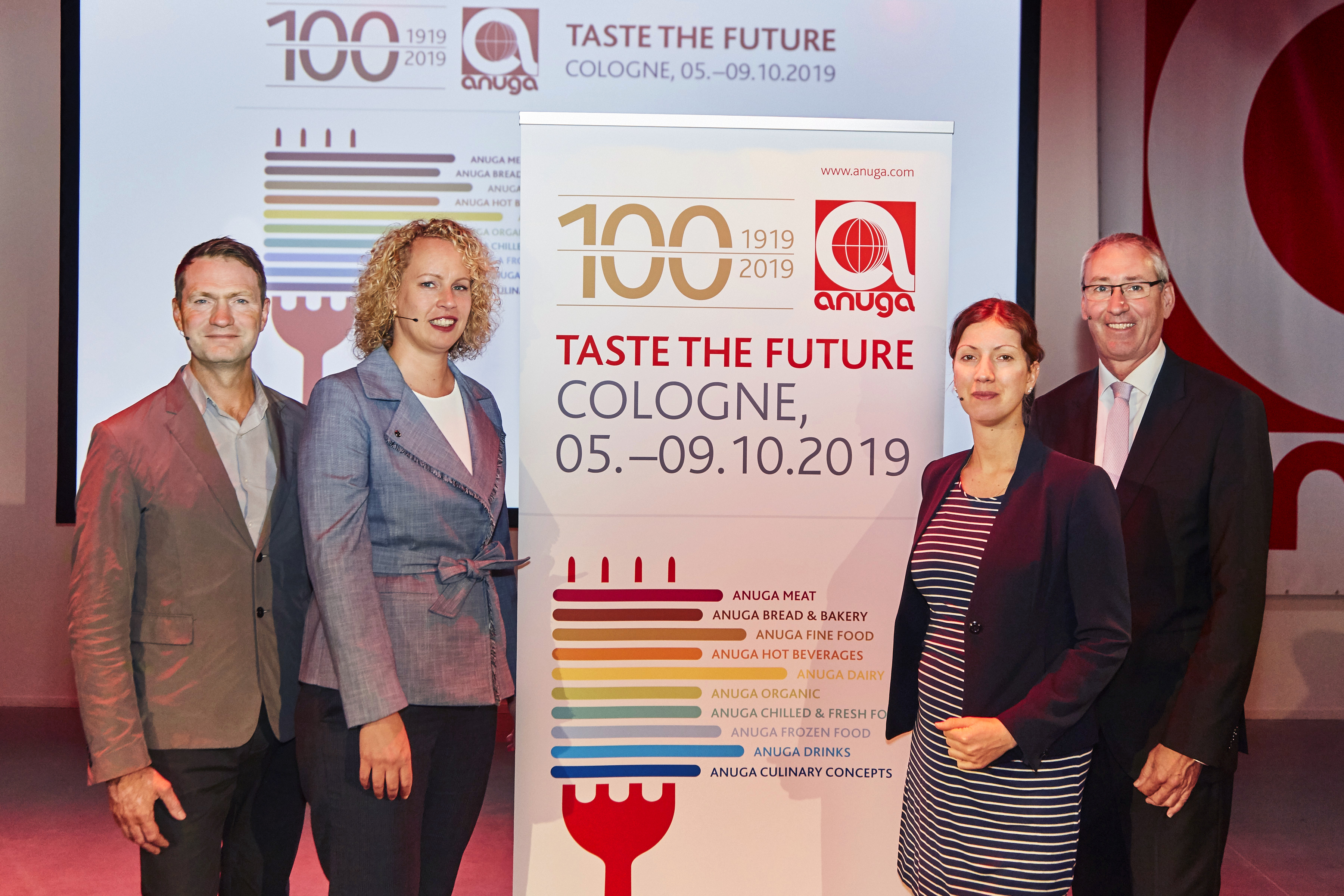Anuga 2019, Europäische Fachpressekonferenz, Amsterdam, v.l.n.r.: Christopher Sanderson - The Future Laboratory, Anne Schumacher - Koelnmesse GmbH, Stefanie Sabet - BVE, Franz-Martin Rausch - BVLH / Anuga 2019, European Trade Press Conference, Amsterdam, fltr: Christopher Sanderson - The Future Laboratory, Anne Schumacher -  Koelnmesse GmbH,  Stefanie Sabet - BVE, Franz-Martin Rausch -  BVLH
