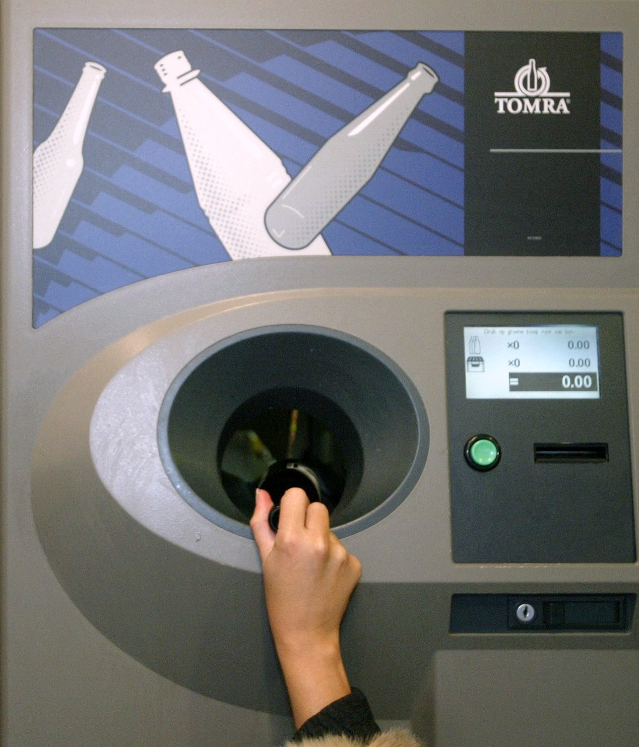 NLD-20031106-HILVERSUM: Statiegeld. ANP FOTO/RICK NEDERSTIGT