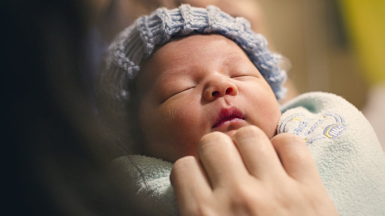 Verregaande maatregelen om babymelk te bezorgen na ernstige uitbraak