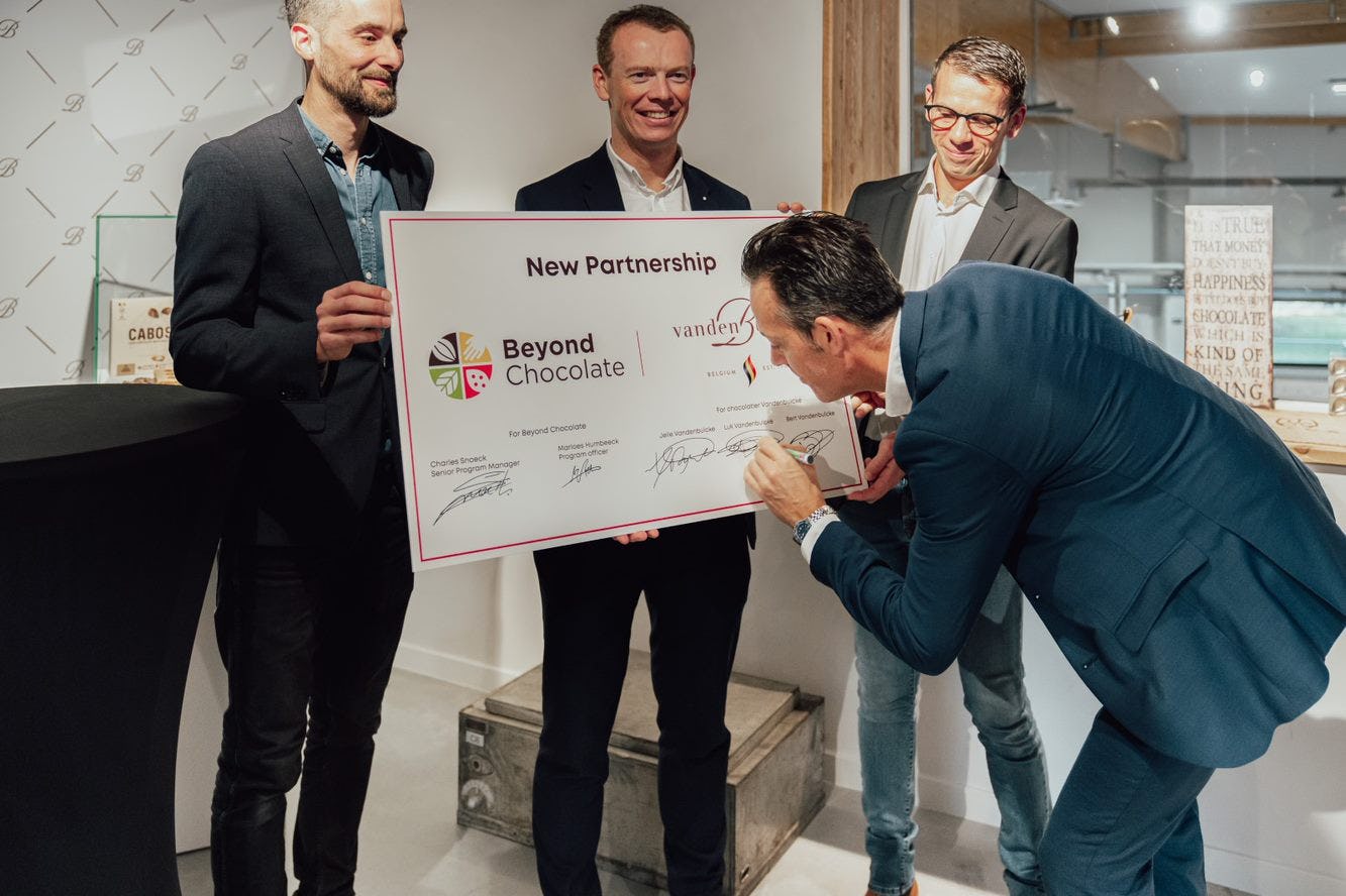 Duurzaamheid troef bij Chocolatier Vandenbulcke. De familiale kmo ondertekende het Beyond Chocolate Charter