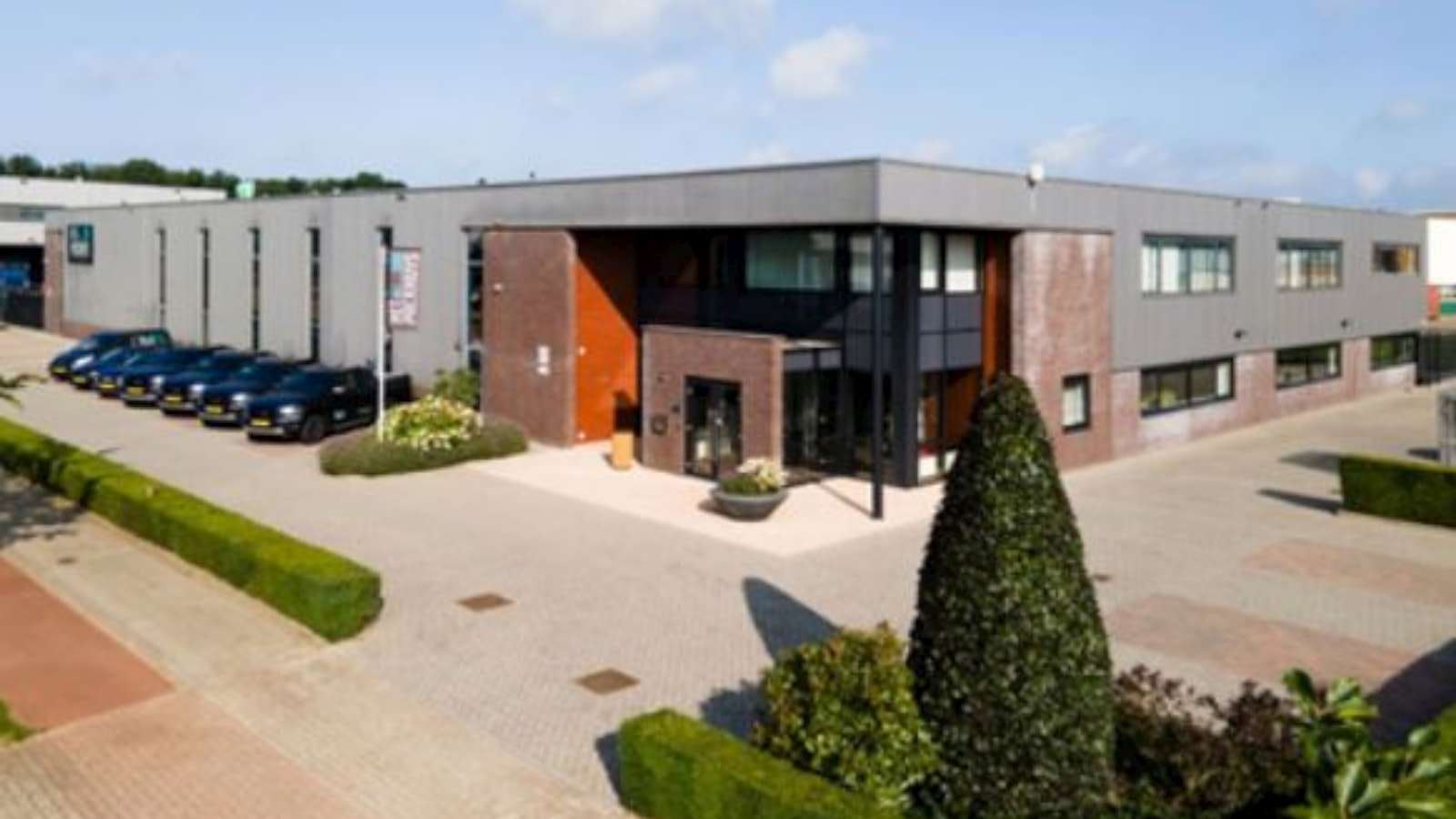 Het Packhuys neemt Sixpak over