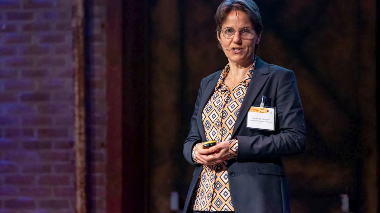 Prof. Ine van der Fels-Klerx (Wageningen University & Research) hield haar key-note lezing over veranderende voedselsystemen en nieuwe voedselveiligheidsgevaren.