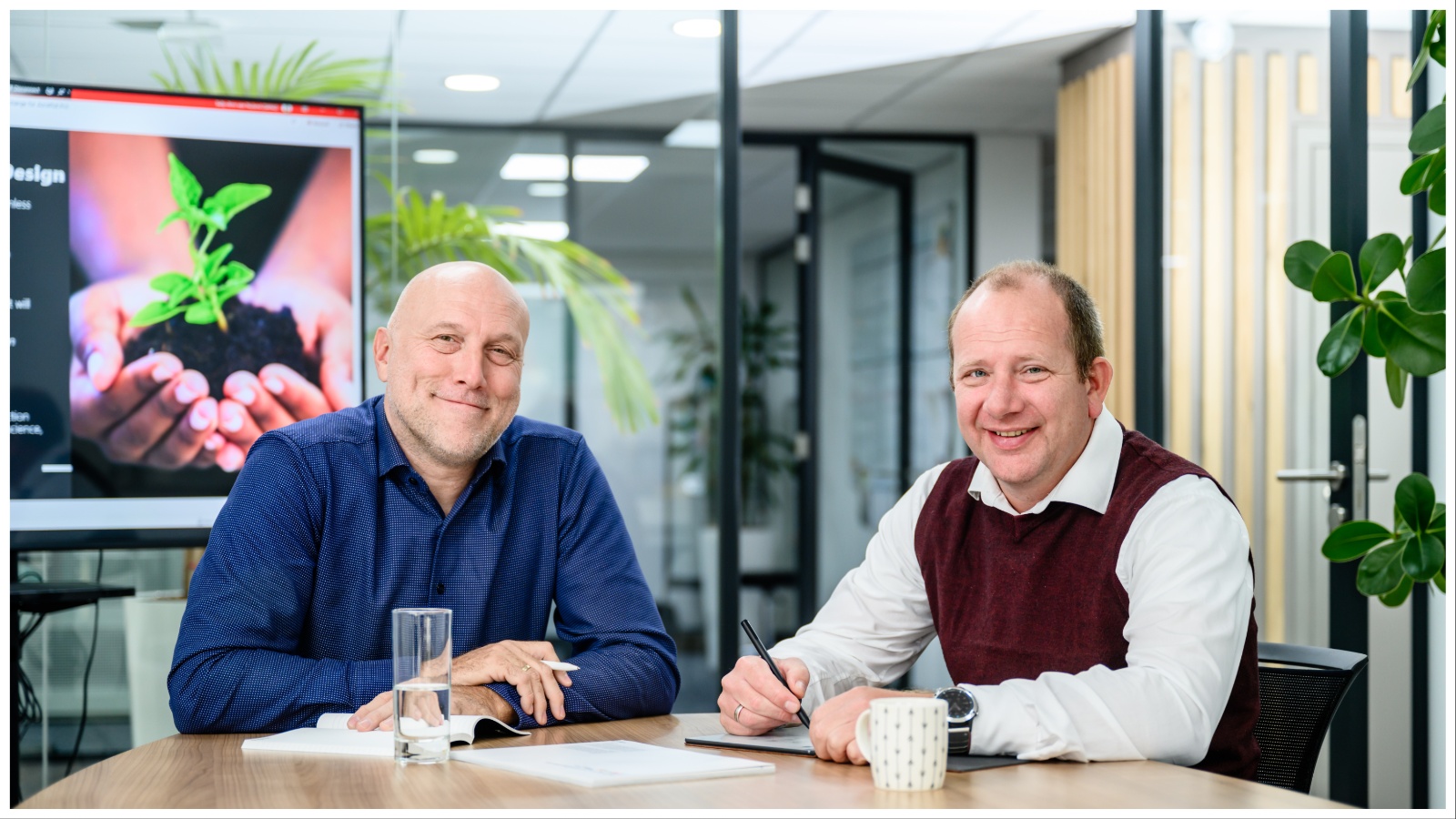 Jeroen van den Boezem, Market Director met Jolmer Nieuwkerk, Engineering Expertise Manager. 