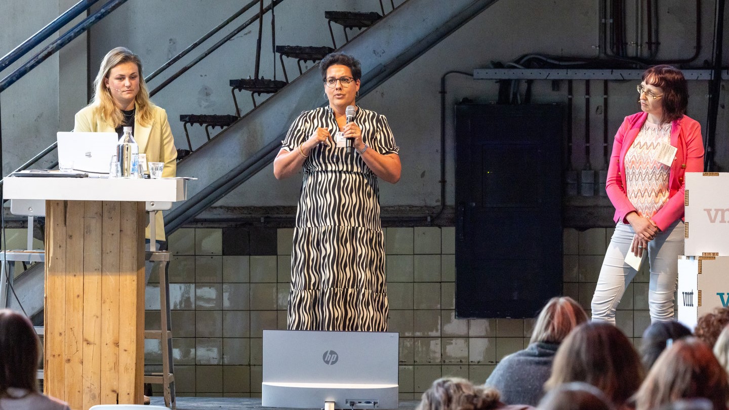 Vlnr: Rosanne Hendriksen, Ellis van Diermen en Stefanie Schoss