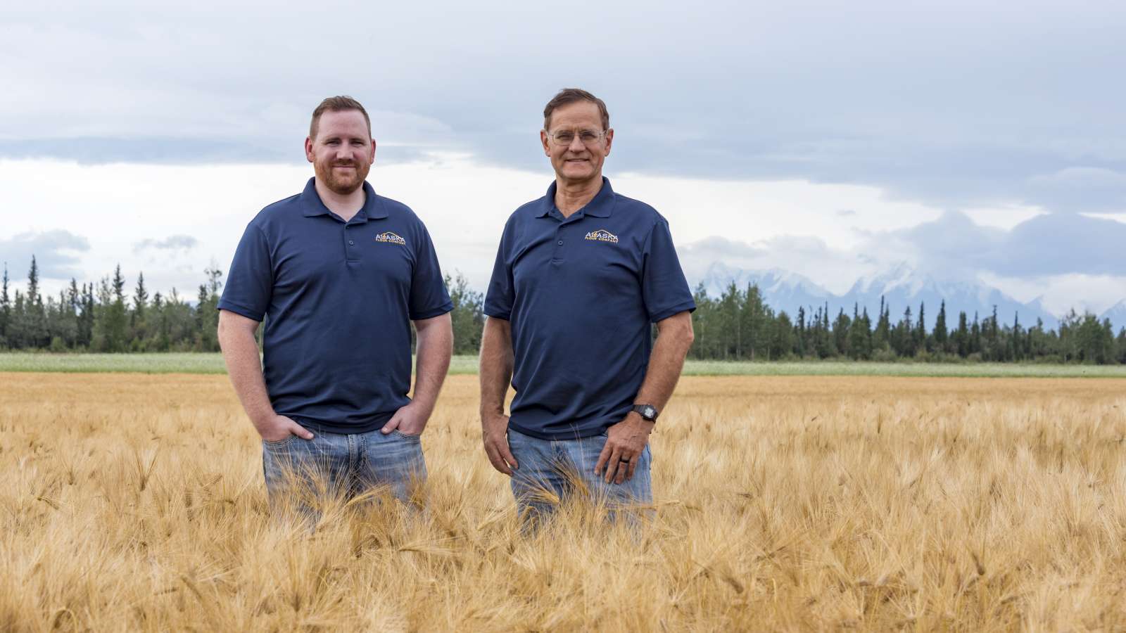 Milo en Bryce Wrigley van de Alaska Flour Company. (Foto: Alaska Flour Company)