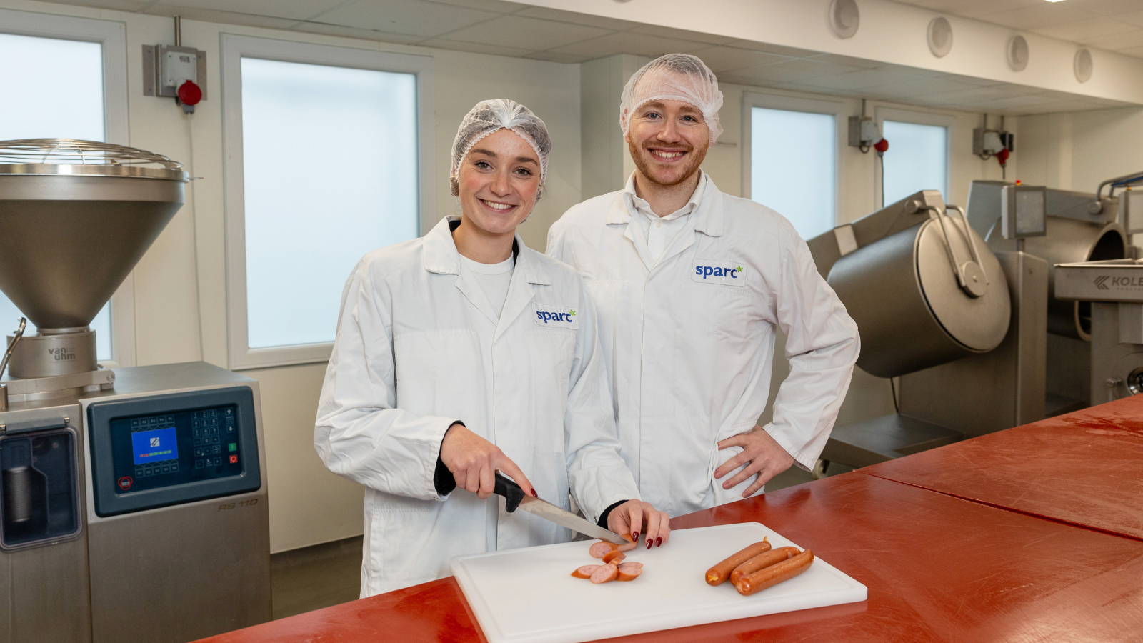 Linda van Hooft en Kevin Frencken van Sonac: “Nieuwe technieken maken nevenstromen nog waardevoller én duurzamer.”