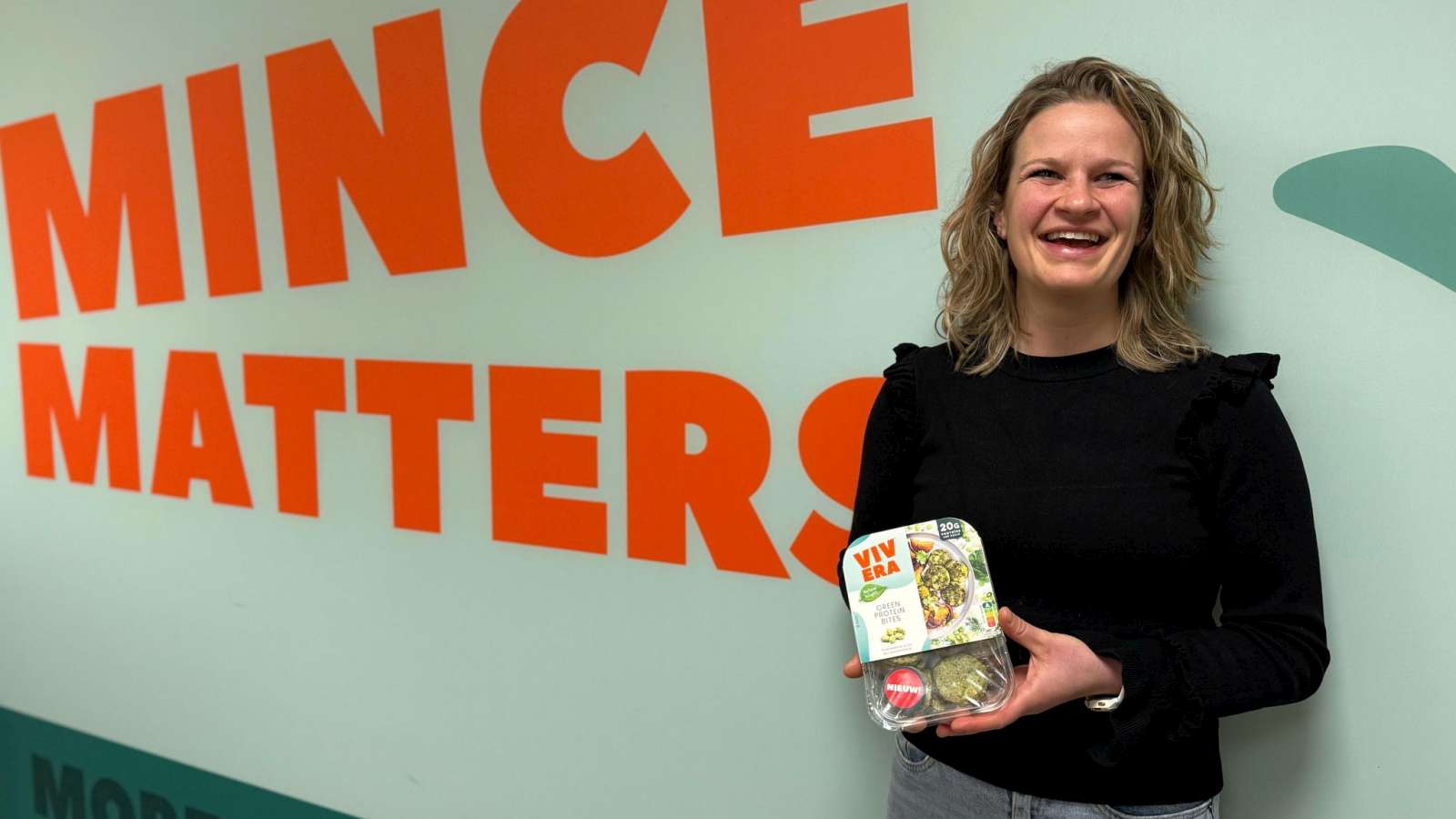  “We willen consumenten een plantaardig product bieden dat niet alleen duurzaam en smaakvol is, maar ook aansluit bij de wens voor transparante en begrijpelijke ingrediënten”, vertelt productontwikkelaar Marlon Scheers van Vivera.