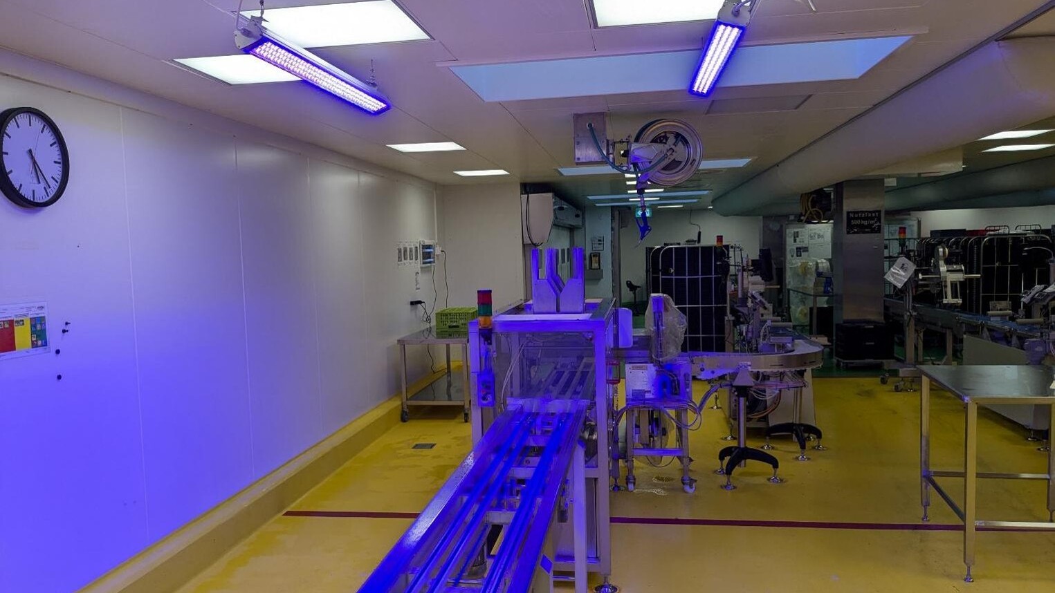 Een voorbeeld van de toepassing van het blauwe licht bij een sushi producent.